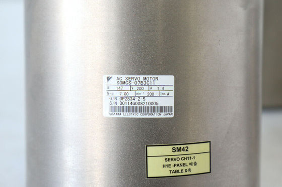 Yaskawa SGMCS-07B3C11 AC SERVO MOTOR 1.4A 147W 200V 200RPM NEW
