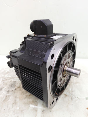 Yaskawa SGMDH-32A2A-YRA1 AC SERVO MOTOR 7.3A 1150W 2000RPM NEW