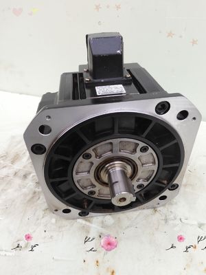 Yaskawa SGMDH-32A2A-YRA1 AC SERVO MOTOR 7.3A 1150W 2000RPM NEW