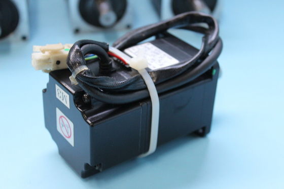 Yaskawa SGME-01BF12 AC SERVO MOTOR 0.87A 100W 3000RPM 100V NEW