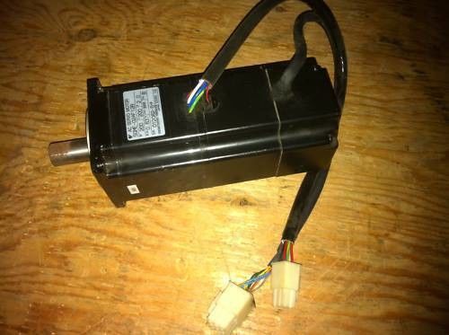 Yaskawa SGME-02AF12B AC SERVO MOTOR 0.87A 200W 3000RPM 200V NEW
