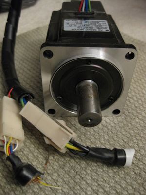 Yaskawa SGME-02AF14B AC SERVO MOTOR 2A 200W 3000RPM 200V NEW