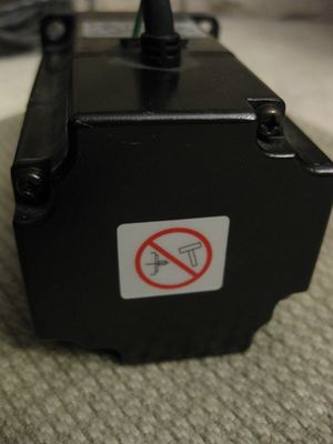 Yaskawa SGME-02AF14B AC SERVO MOTOR 2A 200W 3000RPM 200V NEW