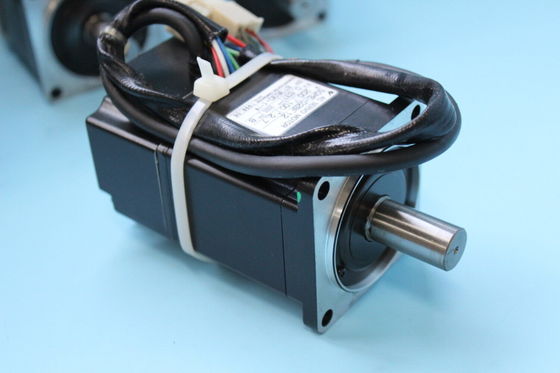 Yaskawa SGME-02BF12 AC SERVO MOTOR 2.7A 200W 3000RPM 100V NEW