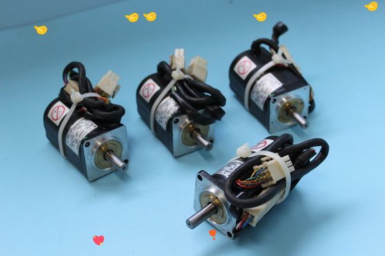 Yaskawa SGME-03BF12 AC SERVO MOTOR 2.7A 200W 3000RPM 100V NEW