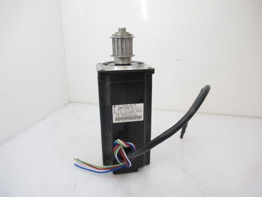 Yaskawa SGME-04AF14B AC SERVO MOTOR 2.6A 400W 3000RPM 200V NEW