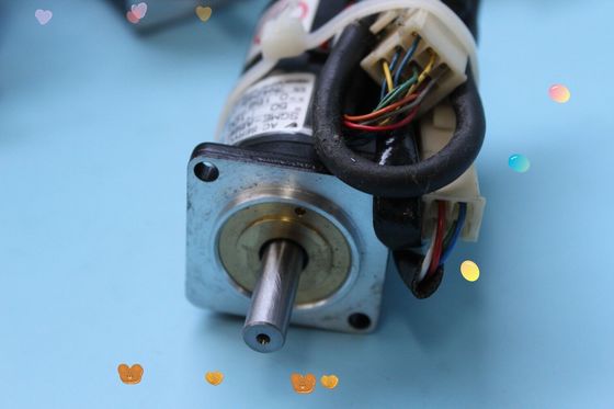 Yaskawa SGME-A5BF12 AC SERVO MOTOR 0.9A 50W 3000RPM 100V NEW