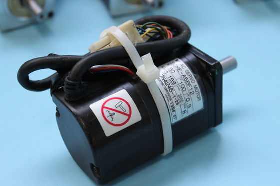 Yaskawa SGME-A5BF12 AC SERVO MOTOR 0.9A 50W 3000RPM 100V NEW