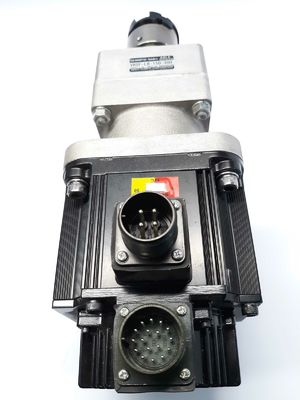 Yaskawa SGMG-03A2B AC SERVO MOTOR 3A 300W 1000RPM 200V NEW