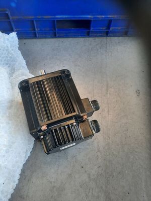 Yaskawa SGMG-09A2ABB AC SERVO MOTOR 7.1A 850W 1500RPM 200V NEW