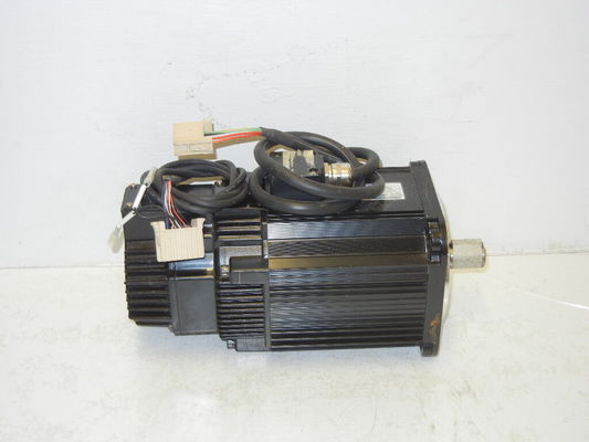 Yaskawa SGMGH-12A2B2 AC Servo Motor 7.6A 900W 1000RPM 200V NEW