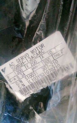 Yaskawa SGMGH-13ACA6C AC Servo Motor 10.7A 1.3KW 1500RPM 200V NEW