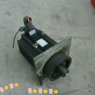 Yaskawa SGMGH-1AACA61 AC Servo Motor 58.6A 11KW 1500RPM 200V NEW