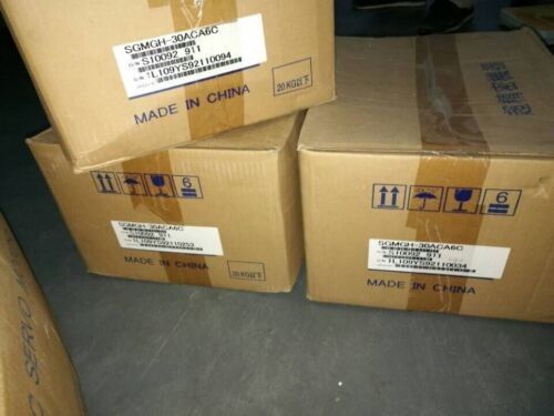 Yaskawa SGMGH-30ACB6C AC Servo Motor 24.8A 3KW 1000RPM 200V NEW