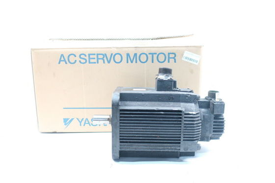 Yaskawa SGMGH-44A2A-YR14 AC Servo Motor 45A 4.4KW 1500RPM 200V NEW