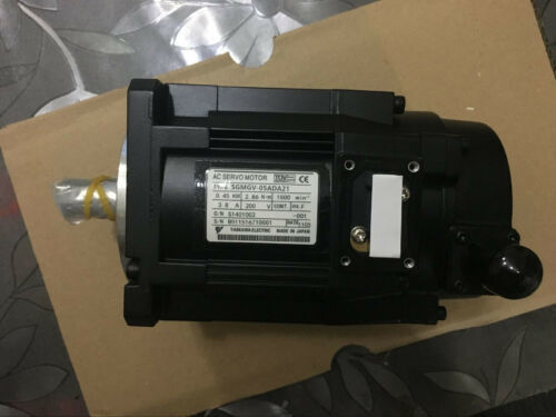 Yaskawa SGMGV-05ADA21 AC Servo Motor 3.8A 0.45KW 1500RPM 200V NEW