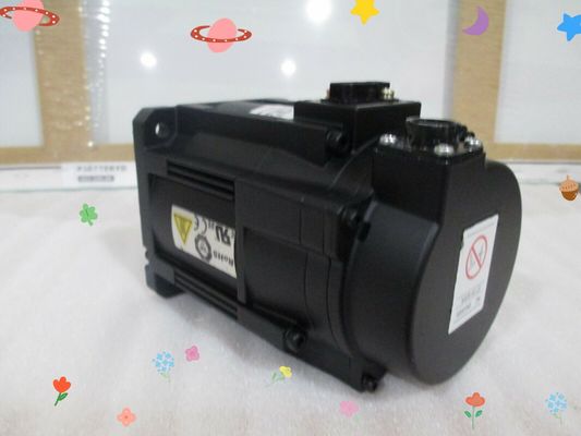 Yaskawa SGMGV-05ADA21 AC Servo Motor 3.8A 0.45KW 1500RPM 200V NEW