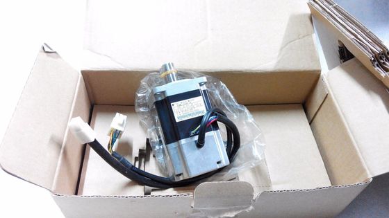 Yaskawa SGML-02AFJ16 AC SERVO MOTOR 2A 200W 3000RPM 200V NEW