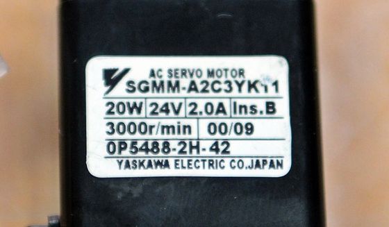 Yaskawa SGMM-A2C3YK11 AC SERVO MOTOR 2A 20W 3000RPM 24V NEW