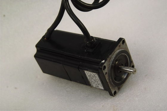 Yaskawa SGMP-01B3J32 AC SERVO MOTOR 2.2A 100W 3000RPM 100V NEW