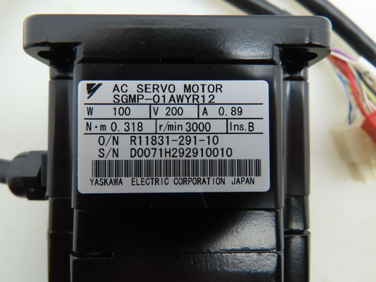 Yaskawa SGMP-01AWYR12 AC SERVO MOTOR 0.89A 100W 3000RPM 200V NEW