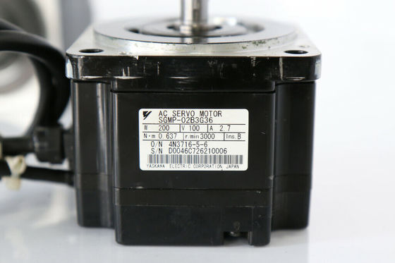 Yaskawa SGMP-02B3G36 AC SERVO MOTOR 2.7A 200W 3000RPM 100V NEW