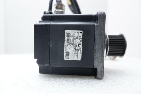 Yaskawa SGMP-04V3YG11 AC SERVO MOTOR 2.6A 400W 3000RPM 200V NEW