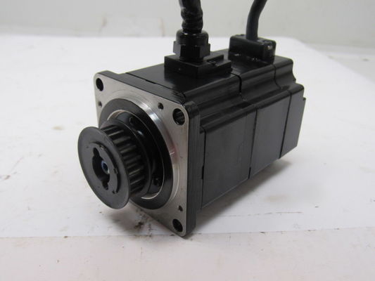 Yaskawa SGMPH-01A1A4CD AC SERVO MOTOR 0.89A 100W 3000RPM 200V NEW