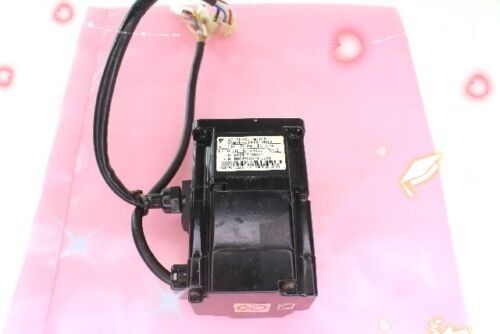 Yaskawa SGMPH-01A2A-YR12 AC SERVO MOTOR 100W 3000RPM 200V 0.89A NEW