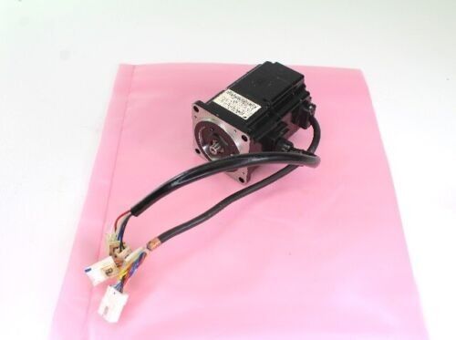 Yaskawa SGMPH-01A2A-YR12 AC SERVO MOTOR 100W 3000RPM 200V 0.89A NEW