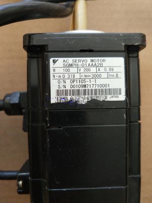 Yaskawa SGMPH-01AAA2B AC SERVO MOTOR 100W 3000RPM 200V 0.89A NEW