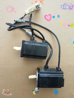 Yaskawa SGMPH-01AAA2B AC SERVO MOTOR 100W 3000RPM 200V 0.89A NEW