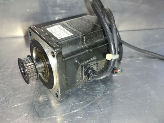 Yaskawa SGMPH-02A1A2C AC SERVO MOTOR 200W 3000RPM 200V 2.2A NEW