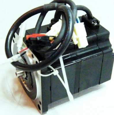 Yaskawa SGMPH-02A1A4B AC SERVO MOTOR 200W 3000RPM 200V 2A NEW