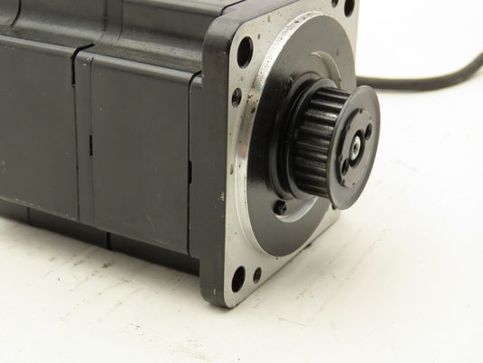 Yaskawa SGMPH-02A1A4C AC SERVO MOTOR 200W 3000RPM 200V 2A NEW