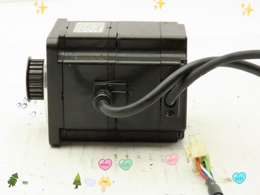 Yaskawa SGMPH-02A1A4C AC SERVO MOTOR 200W 3000RPM 200V 2A NEW