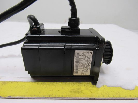 Yaskawa SGMPH-02A1A-YR21 AC SERVO MOTOR 200W 3000RPM 200V 2A NEW