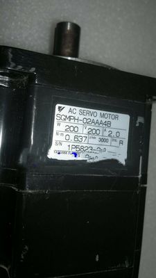 Yaskawa SGMPH-02AAA4B AC SERVO MOTOR 200W 3000RPM 200V 2A NEW