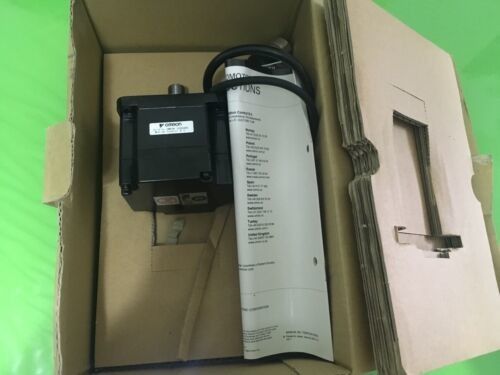 Yaskawa SGMPH-02AAA61 AC SERVO MOTOR 200W 3000RPM 200V 2A NEW