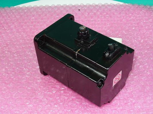 Yaskawa SGMPH-04A1A-YR12 AC SERVO MOTOR 400W 3000RPM 200V 2.6A NEW