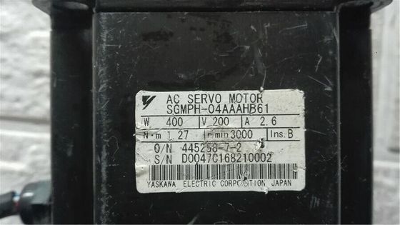 Yaskawa SGMPH-04AAAHB61 AC SERVO MOTOR 400W 3000RPM 200V 2.6A NEW