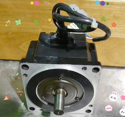 Yaskawa SGMPH-08AAA21 AC SERVO MOTOR 750W 3000RPM 200V 4.1A NEW