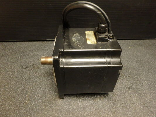 Yaskawa SGMPH-15A1A4C AC SERVO MOTOR 1.5KW 3000RPM 200V 7.5A NEW