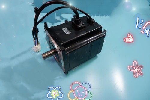 Yaskawa SGMPH-15AAA4B AC SERVO MOTOR 1.5KW 3000RPM 200V 7.5A NEW