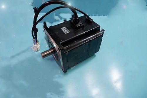 Yaskawa SGMPH-15AAA4C AC SERVO MOTOR 1.5KW 3000RPM 200V 7.5A NEW