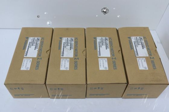 Yaskawa SGMPS-15ACA2B AC SERVO MOTOR 1.5KW 3000RPM 200V 9.2A NEW