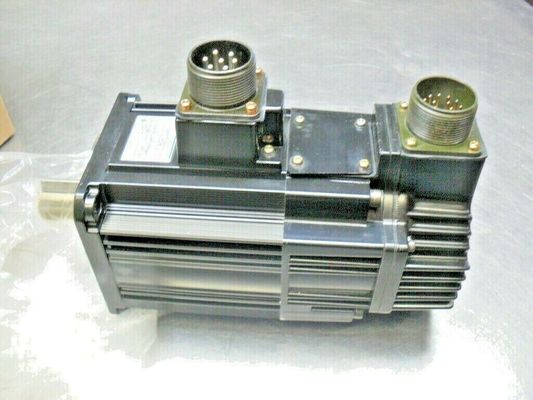 Yaskawa SGMS-10A6A AC SERVO MOTOR 1KW 3000RPM 200V 5.7A NEW