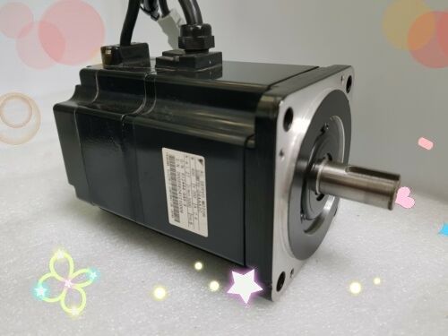 Yaskawa SGMPH-04AAAG16C AC SERVO MOTOR 100W 3000RPM 200V 2.7A NEW