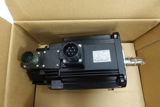 Yaskawa SGMGH-1AACA6C AC Servo Motor 11KW 1500RPM 200V 42.1A NEW