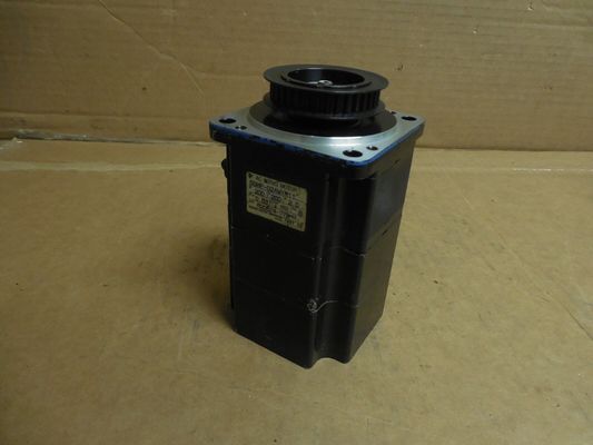 Yaskawa SGMP-02AWYR11 AC Servo Motor 200W 3000RPM 200V 2A